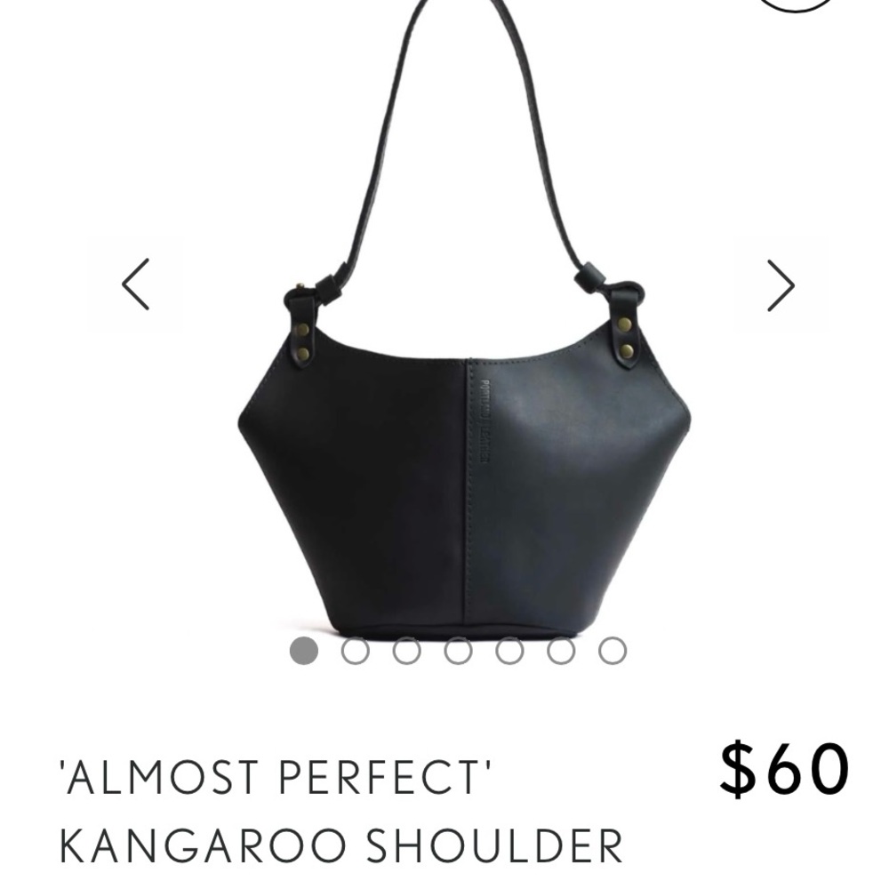 New Portland Leather Kangaroo Shoulder Bag - Black
Smoke free/Pet free home